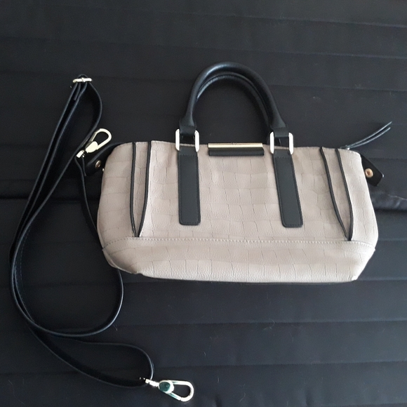 Kate Landry Crocodile Faux Leather  Hand Bag with Shoulder Strap - Picture 2 of 11